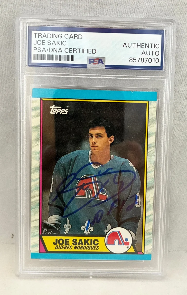 Joe Sakic Signed Rookie Card 1989 Topps #113 PSA/DNA COA