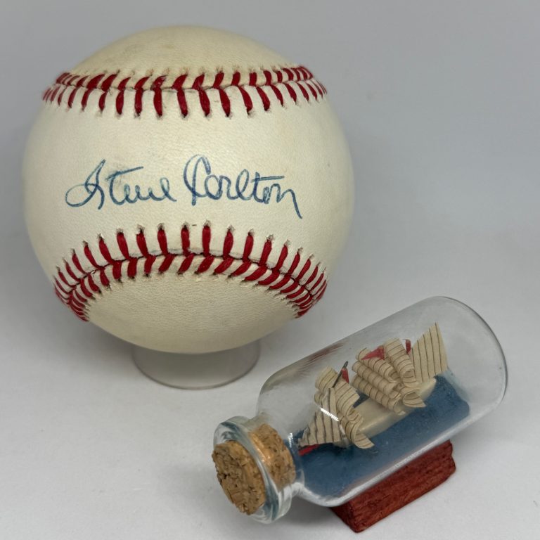 Steve Carlton signed Rawlings ONL Baseball JSA COA Phillies Auto HOF A4391