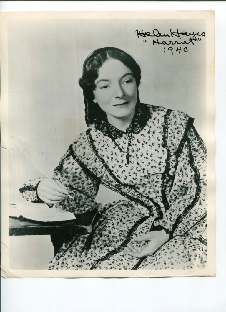 Helen Hayes Broadway & Movie Star 2x Oscar Winner Signed Autograph Photo