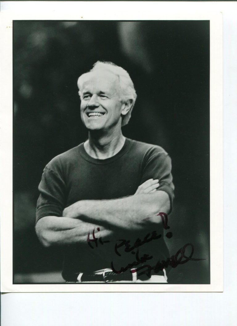 Mike Farrell MASH Captain Hunnicutt Providence Superman Signed Autograph Photo
