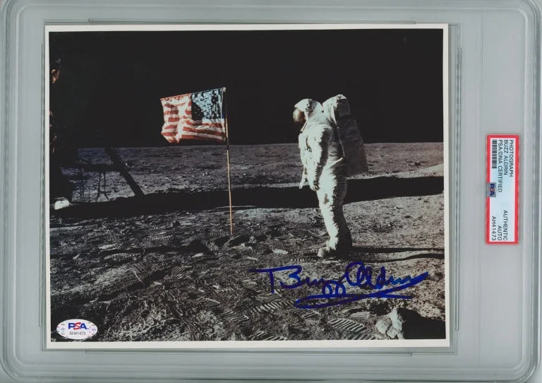 Buzz Aldrin Signed 8x10 Photo PSA DNA Encapsulated Apollo 11 Moonwalker NASA