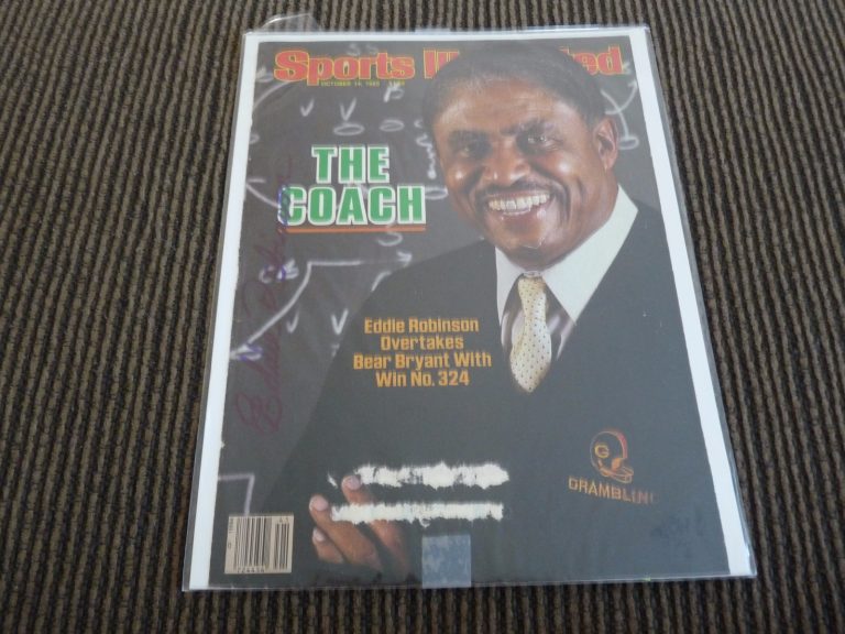 Eddie Robinson Signed Autographed SI Football Magazine Cover Photo Guarantee