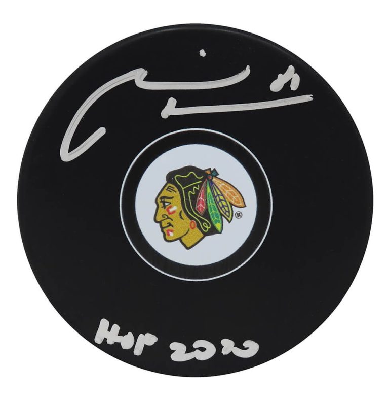 Marian Hossa Signed Chicago Blackhawks Logo Hockey Puck w/HOF 2020 -SCHWARTZ COA
