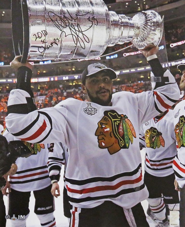 Dustin Byfuglien Signed Blackhawks 2010 SC Holding Cup 8×10 w/Champs - (SS COA)
