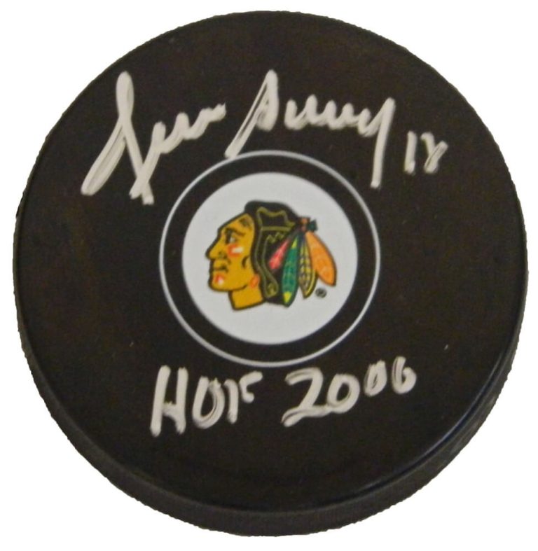 DENIS SAVARD Signed Chicago Blackhawks Logo Hockey Puck w/HOF 2000 - SCHWARTZ