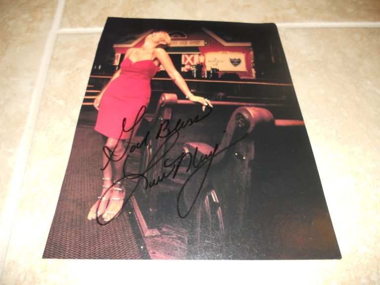 Lorrie Morgan Signed Autographed 8.5