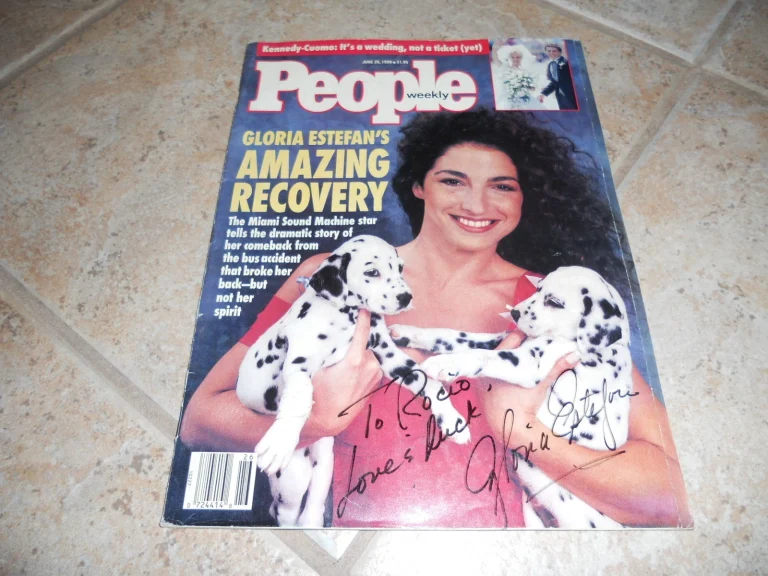 Gloria Estefan People Magazine Signed Cover Photo Music Guaranteed