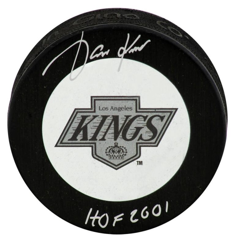 Jari Kurri Signed Los Angeles King Logo Hockey Puck w/HOF'01 - (SCHWARTZ COA)