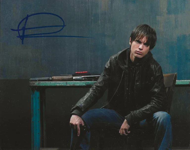 Thomas Dekker REAL hand SIGNED Photo COA Terminator Sarah Connor Chronicles
