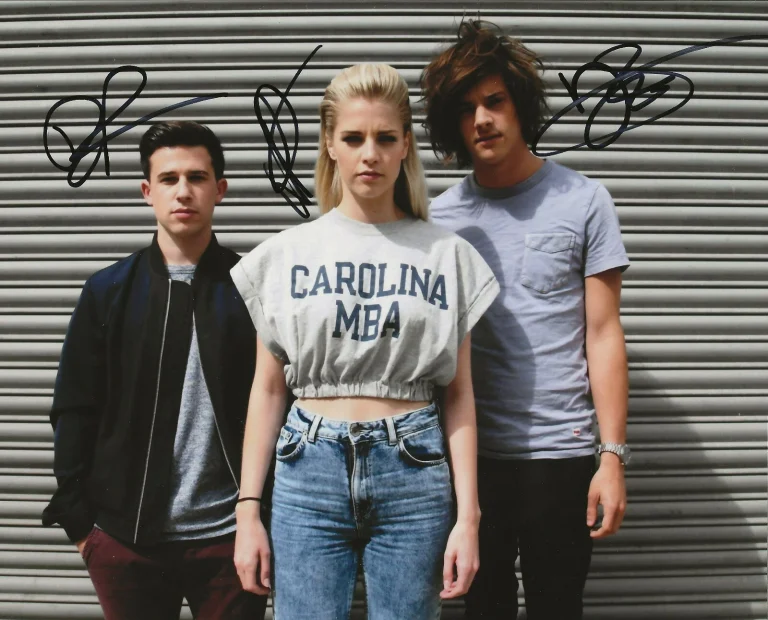 London Grammar REAL hand SIGNED Photo #3 COA Autographed