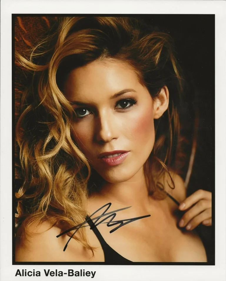 Alicia Vera-Bailey REAL hand SIGNED Photo #3 COA Wonder Woman Underworld Stunts