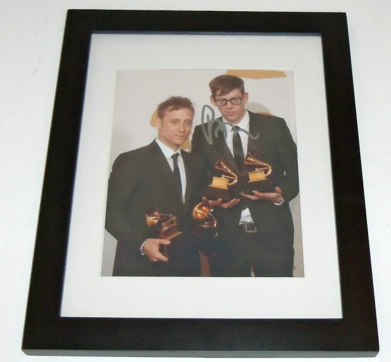 PSA/DNA El Camino THE BLACK KEYS PATRICK CARNEY Signed Autographed FRAMED Photo
