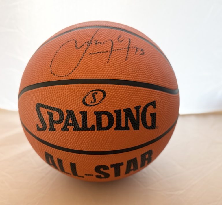 Luc Longley Chicago Bulls signed Full Size Basketball Ball autographed