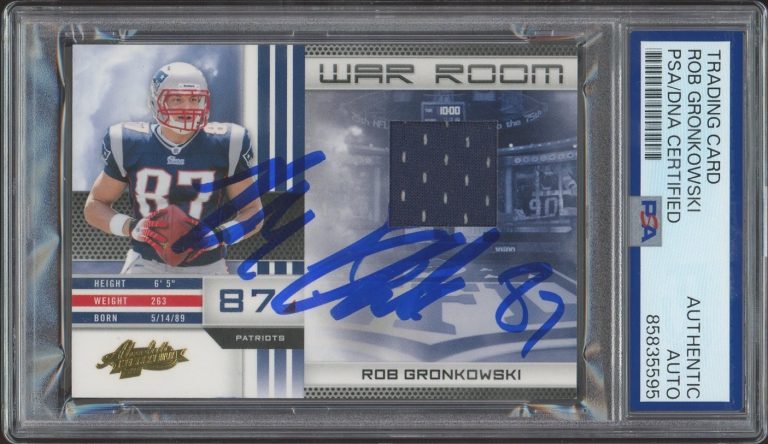 2010 Panini Absolute #4 Rob Gronkowski Rookie War Room Patch /250 PSA AUTO RC