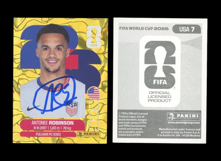 2026 Panini World Cup Antonee Robinson Signed Gold Crumple Sticker AUTO USMNT