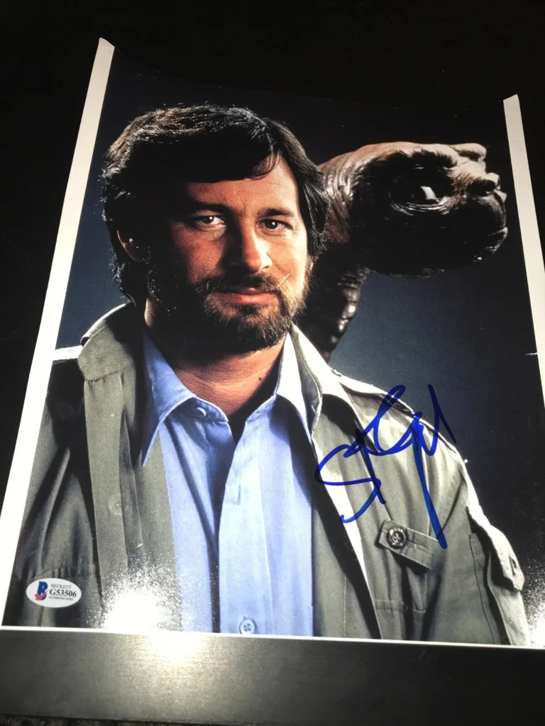 STEVEN SPIELBERG SIGNED AUTOGRAPH 11x14 PHOTO ET ALIEN JAWS BECKETT BAS AUTO D