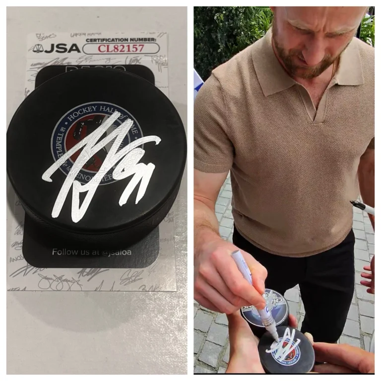 STEVEN STAMKOS SIGNED HOCKEY HALL OF FAME PUCK W/ CASE TAMPA BAY LIGHTNING JSA