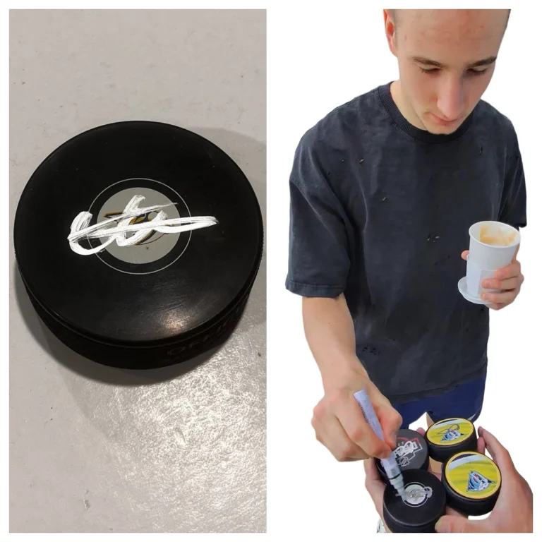 FEDOR SVECHKOV SIGNED NASHVILLE PREDATORS HOCKEY PUCK W/ CASE COA