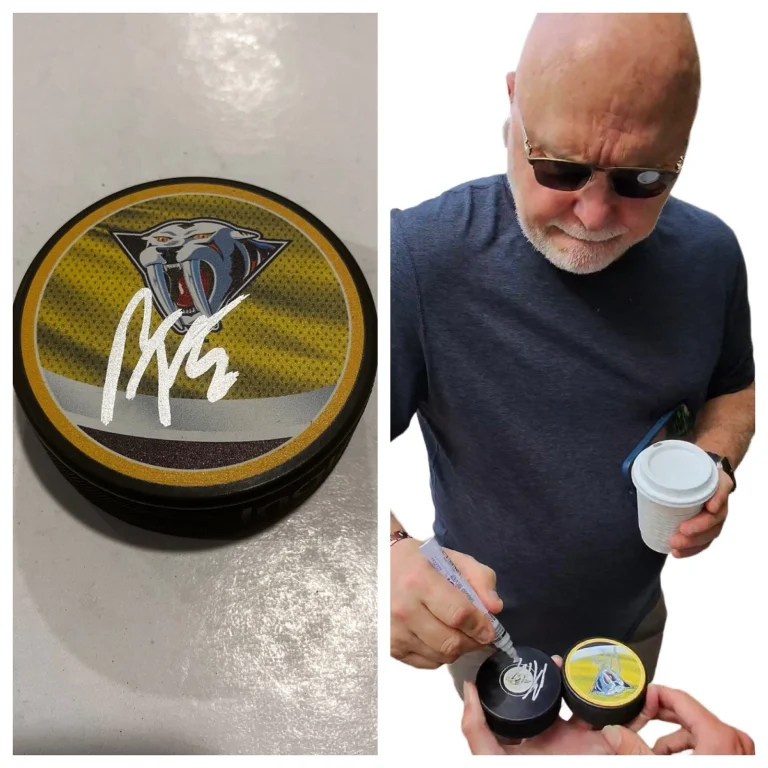 BARRY TROTZ SIGNED NASHVILLE PREDATORS HOCKEY PUCK W/ CASE COA