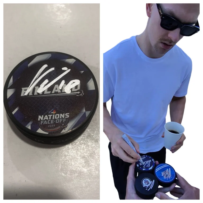 URHO VAAKANAINEN SIGNED FINLAND 4 NATIONS HOCKEY PUCK W/ CASE NY RANGERS COA