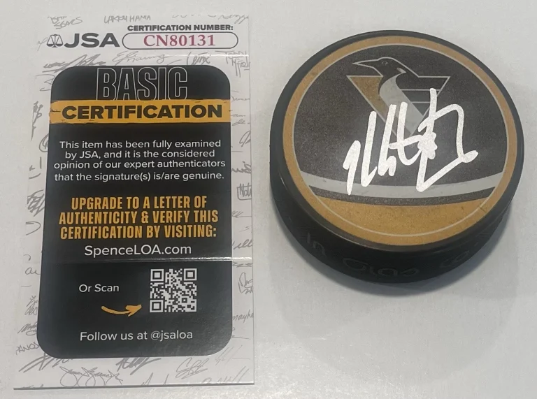 KRIS LETANG SIGNED PITTSBURGH PENGUINS HOCKEY PUCK W/ CASE JSA COA