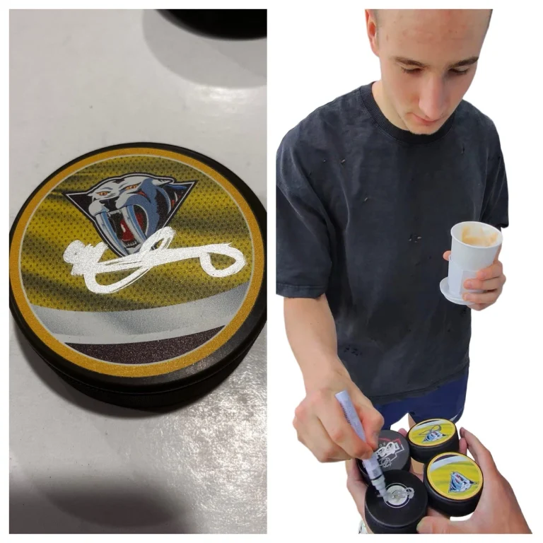 FEDOR SVECHKOV SIGNED NASHVILLE PREDATORS HOCKEY PUCK W/ CASE COA