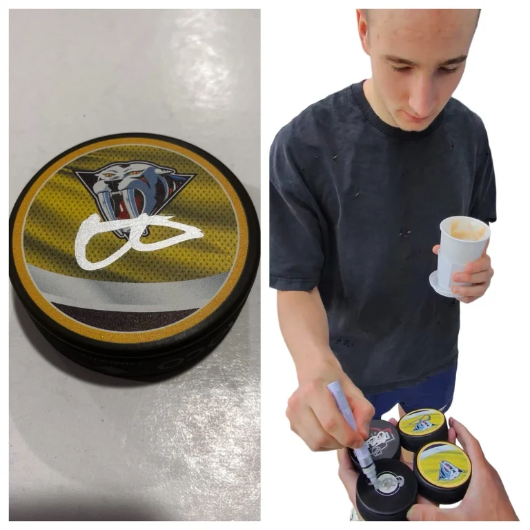 FEDOR SVECHKOV SIGNED NASHVILLE PREDATORS HOCKEY PUCK W/ CASE COA