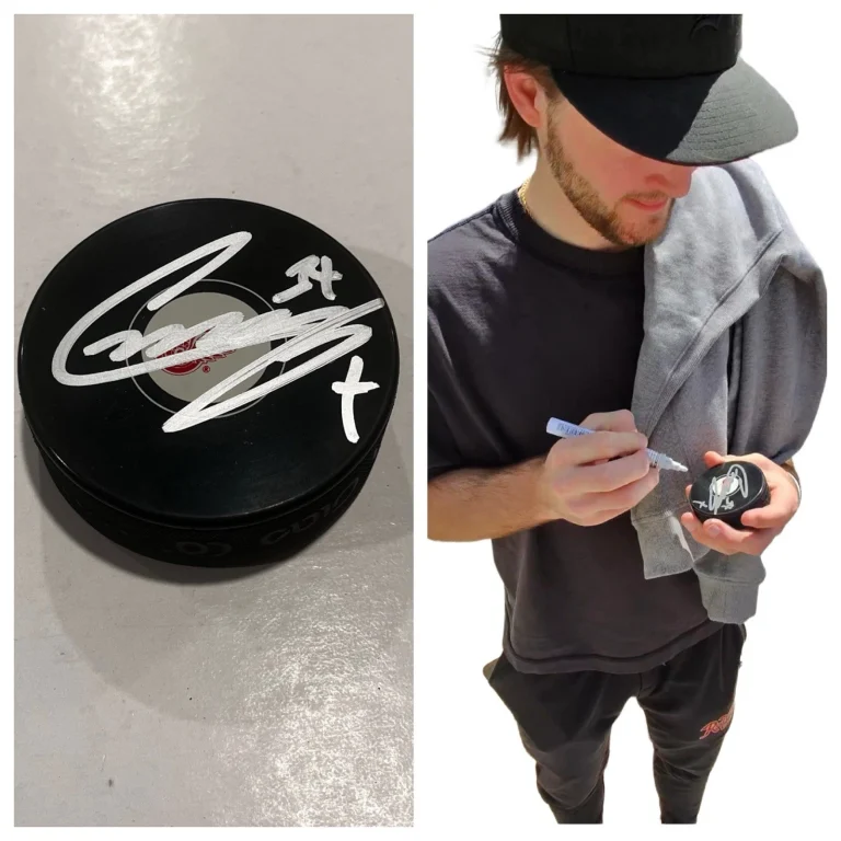CARTER MAZUR SIGNED DETROIT RED WINGS HOCKEY PUCK W/ CASE COA