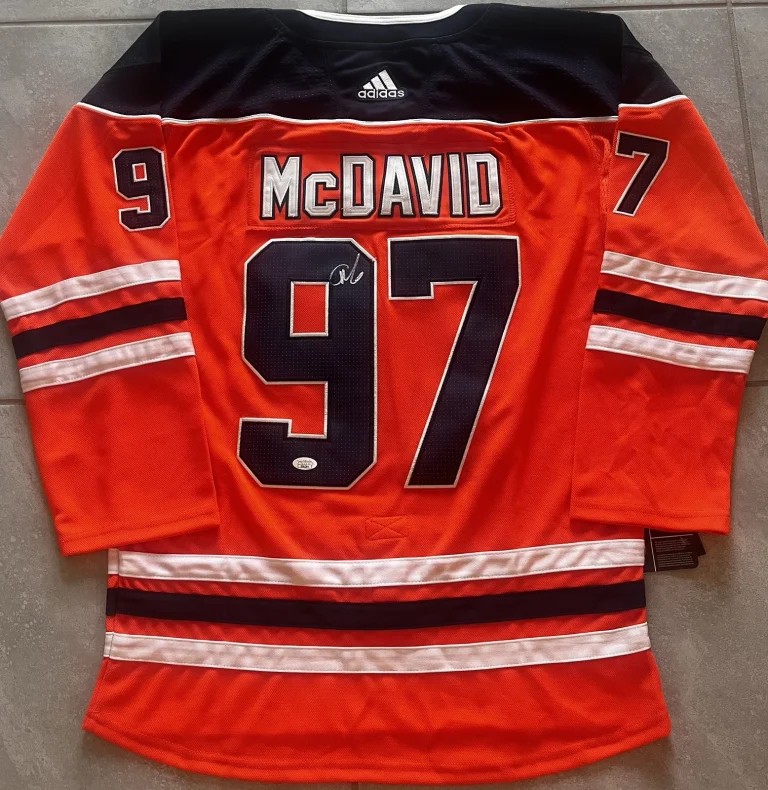 CONNOR MCDAVID SIGNED EDMONTON OILERS HOCKEY JERSEY JSA COA