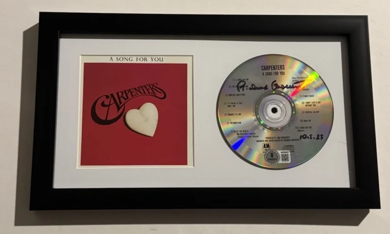 RICHARD CARPENTER HAND SIGNED CD FRAMED THE CARPENTERS LEGEND VERY RARE BAS COA