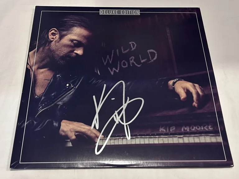 KIP MOORE SIGNED WILD WORLD VINYL RECORD JSA