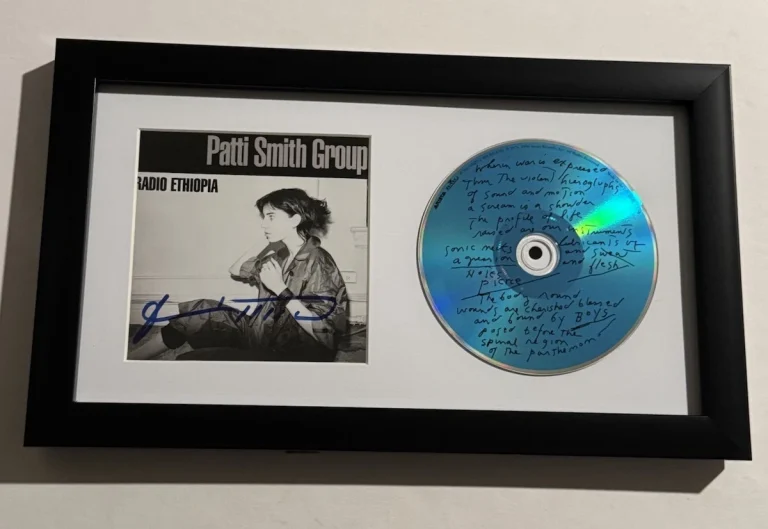 PATTI SMITH HAND SIGNED RADIO ETHIOPIA CD FRAMED LEGENDARY SINGER VERY RARE COA