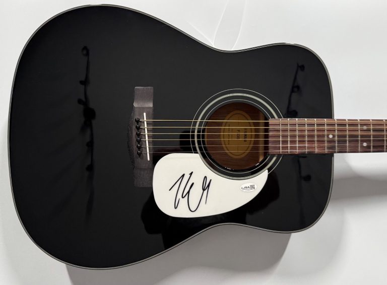 Kenny Chesney JSA Autograph Signed Guitar Yamaha Acoustic