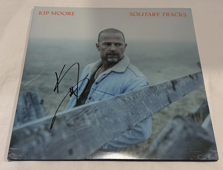 KIP MOORE SIGNED SOLITARY TRACKS VINYL RECORD JSA