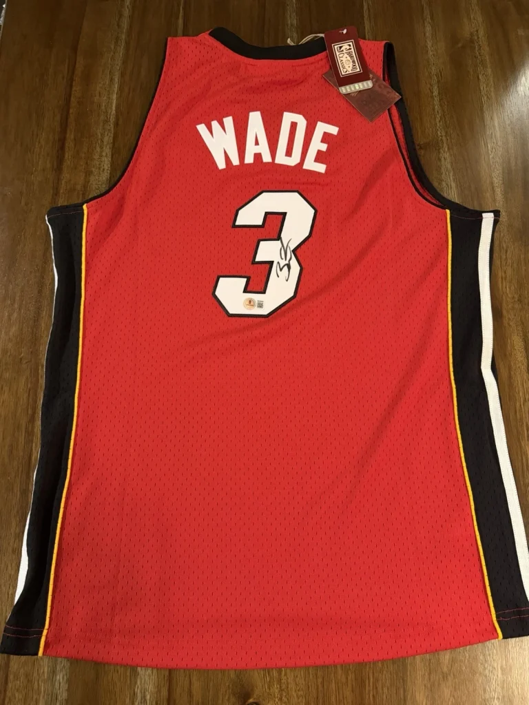 ‘Dwyane Wade’ Signed Mitchell & Ness Swingman Jersey Miami Heat Beckett BAS COA