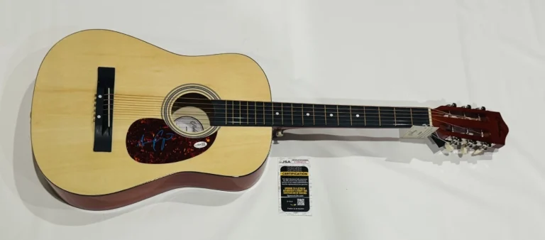AMY GRANT SIGNED 38 INCH NATURAL ACOUSTIC GUITAR LEGEND JSA COA