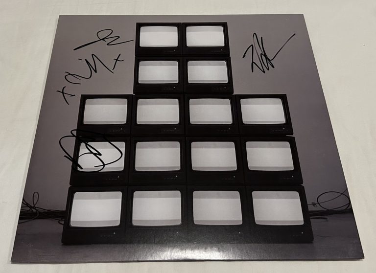 RISE AGAINST SIGNED NOWHERE GENERATION VINYL RECORD JSA