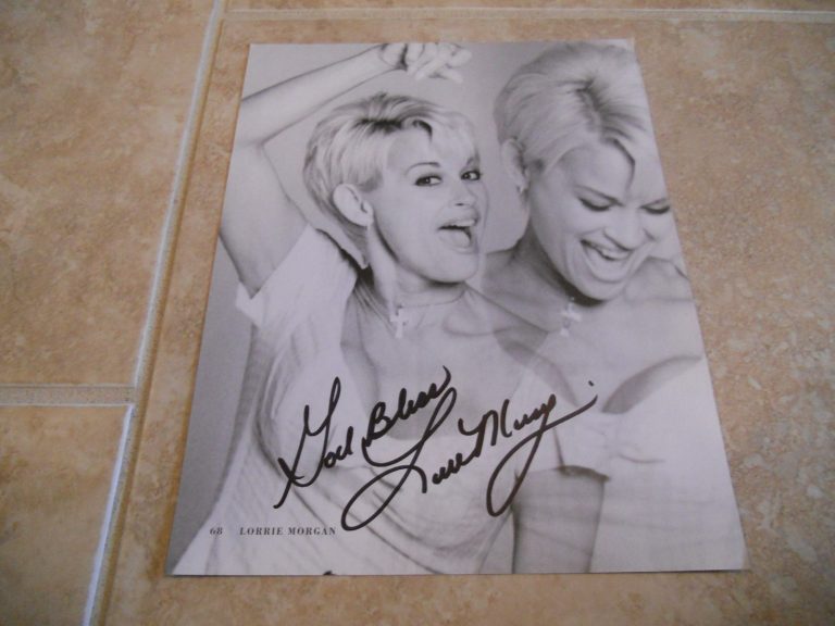 Lorrie Morgan Signed Autographed 8.5