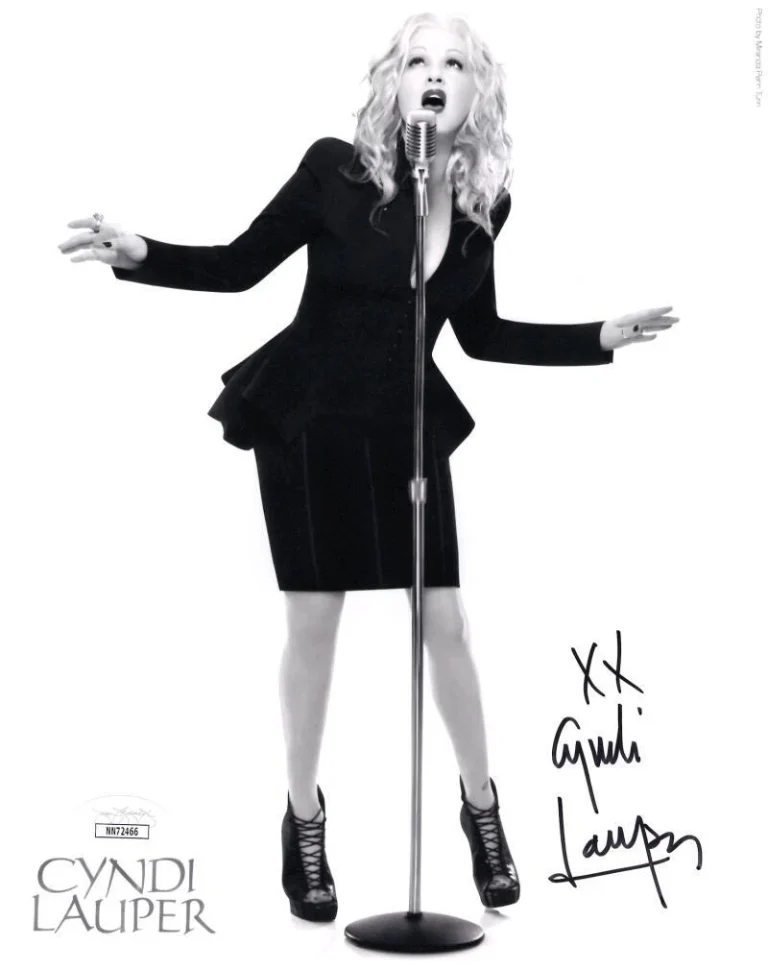 Cyndi Lauper Signed Autograph 8x10 Photo - Girls Just Want to Have Fun JSA COA