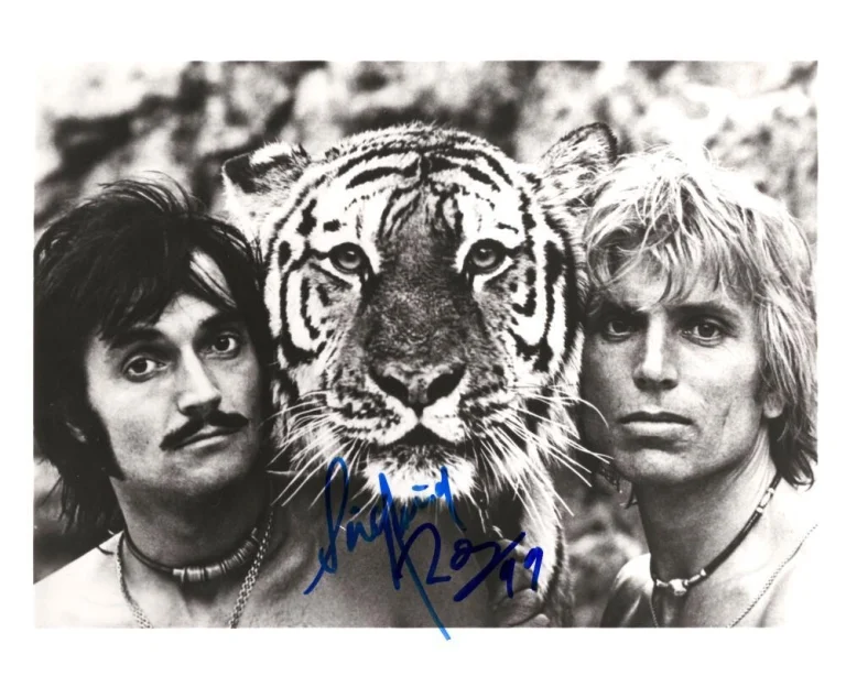Siegfried & Roy Signed Autograph 8x10 Photo - Siegfried Fischbacher Roy Horn JSA