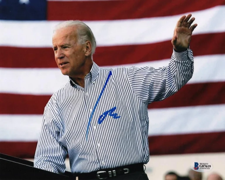 President Joe Biden Signed Autograph 8x10 Photo - Campaigning 2020 Beckett COA