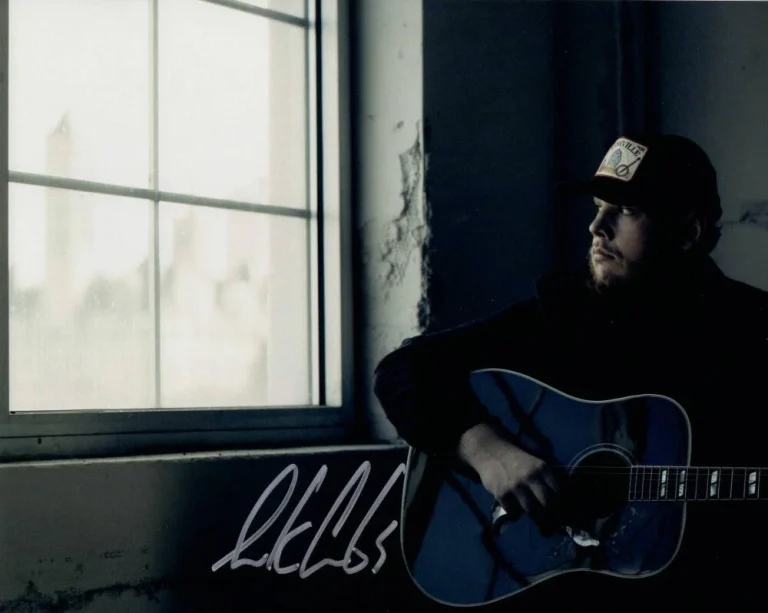 LUKE COMBS SIGNED AUTOGRAPH 8X10 PHOTO - THIS ONE'S FOR YOU, COUNTRY MUSIC STAR