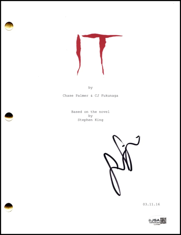 Sophia Lillis Signed Autograph It Movie Script Screenplay  Beverly Marsh JSA COA