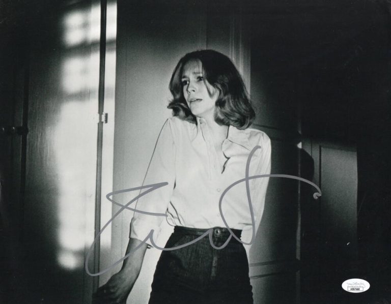 Jamie Lee Curtis Signed Autograph 11x14 Photo - Laurie Strode Halloween JSA COA