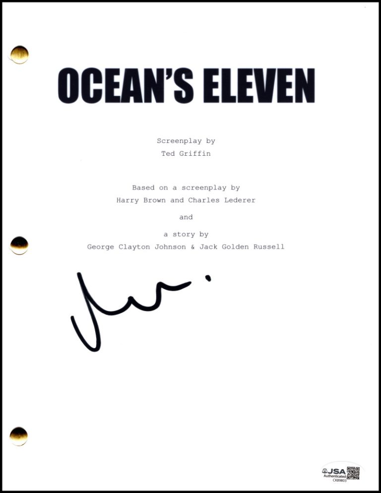Matt Damon Signed Autograph Ocean's Eleven Full Script Screenplay  Linus JSA COA