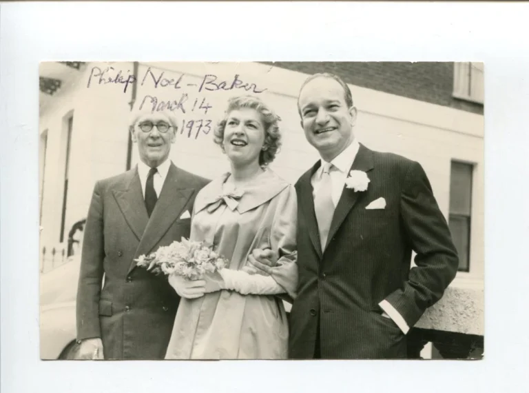 Philip Noel-Baker Olympic Silver Track Nobel Peace Prize Signed Autograph Photo