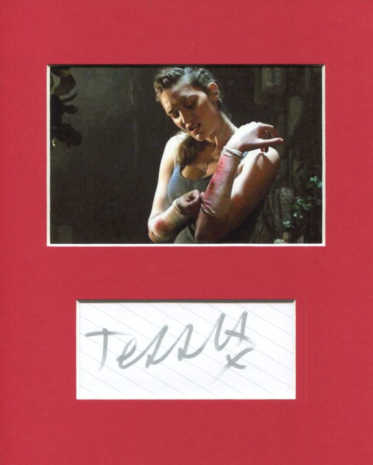 Tess Haubrich Alien: Covenant Rosenthal Sexy Signed Autograph Photo Display