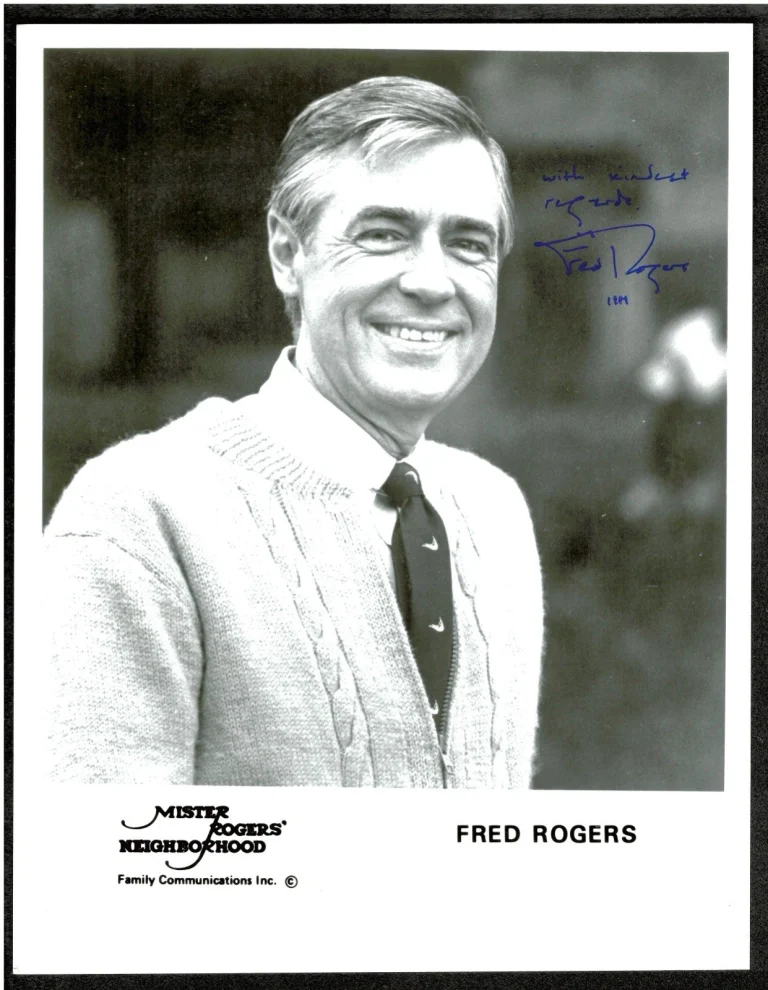 Mister Rogers Signed Autographed 8x10 Photo BAS Beckett Fred Mr Neighborhood 2