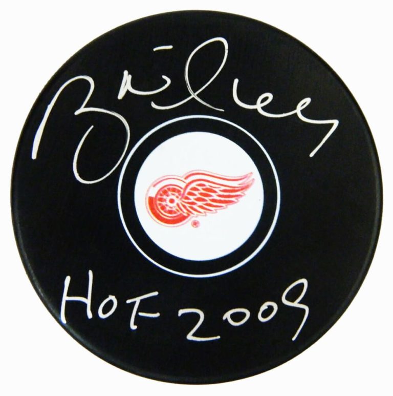 BRETT HULL Signed Detroit RED WINGS Logo Hockey Puck w/HOF 2009 - SCHWARTZ