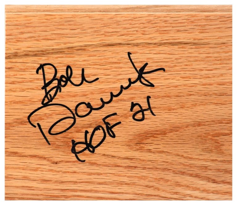 Bob Dandridge (BUCKS) Signed 5×6 Floor Piece w/HOF'21 - (SCHWARTZ COA)